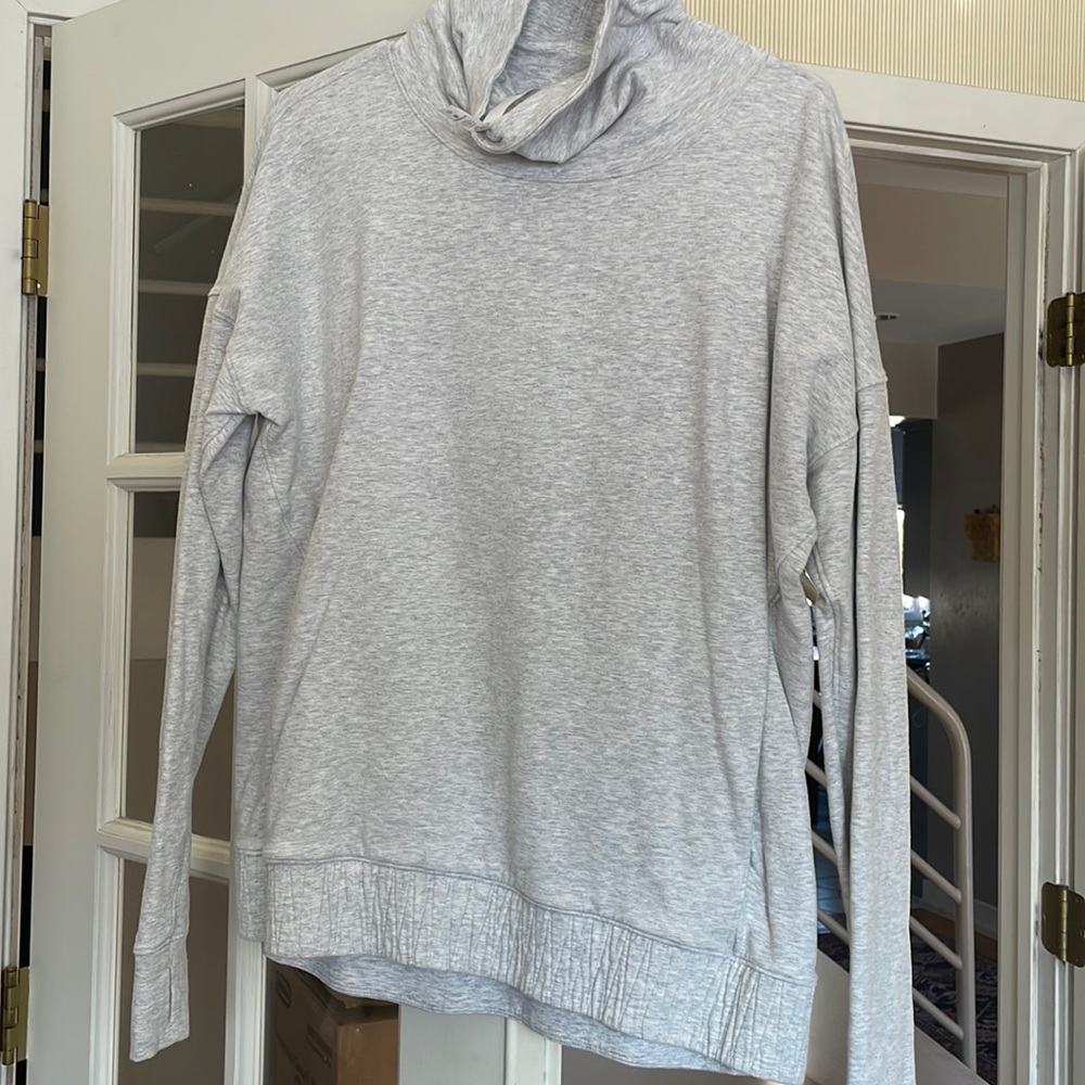 Lululemon crewneck